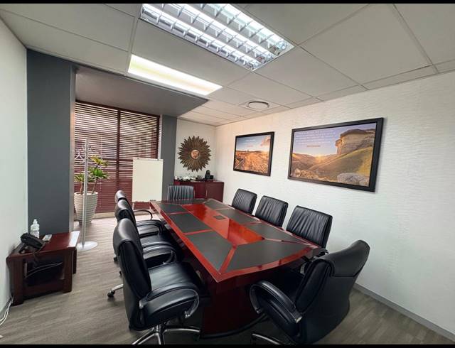 590M² OFFICE FOR SALE IN MIDRIDGE PARK